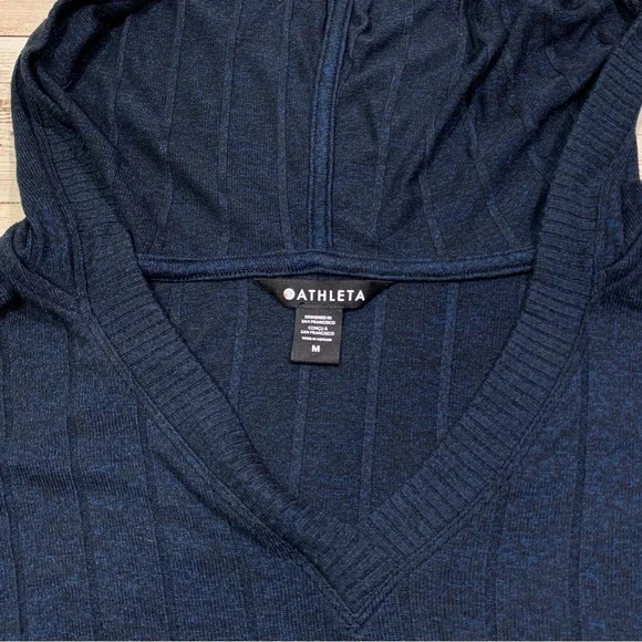 Athleta Blue Harmony Pose Cropped Hoodie Lightweight Pullover Size M Medium Blue - Picture 4 of 11